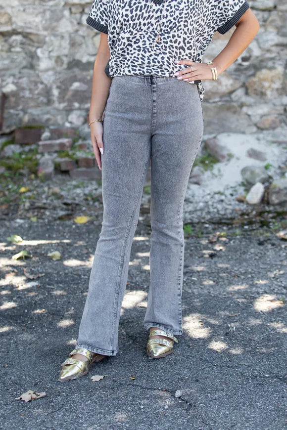 Washed Away World Oli And Hali Jeans