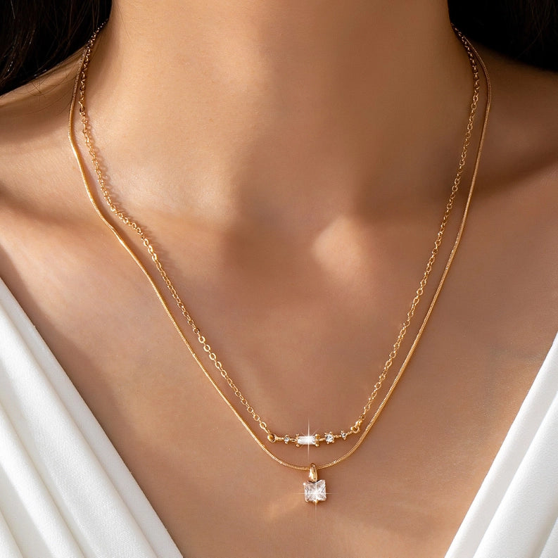 Layer Crystal Bar & Solitaire Square Necklace