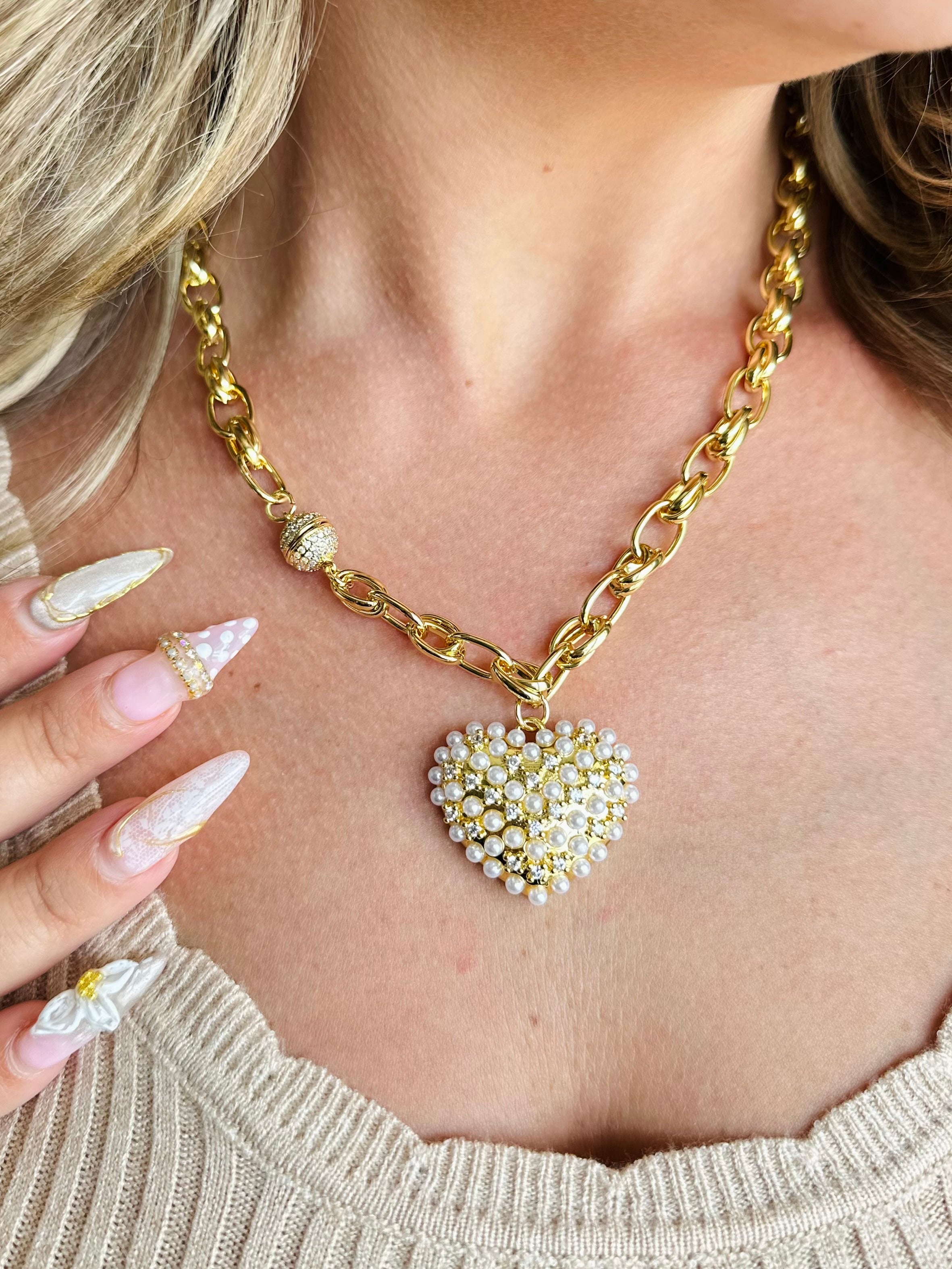 Hug Around The Neck – Kali Rose Boutique