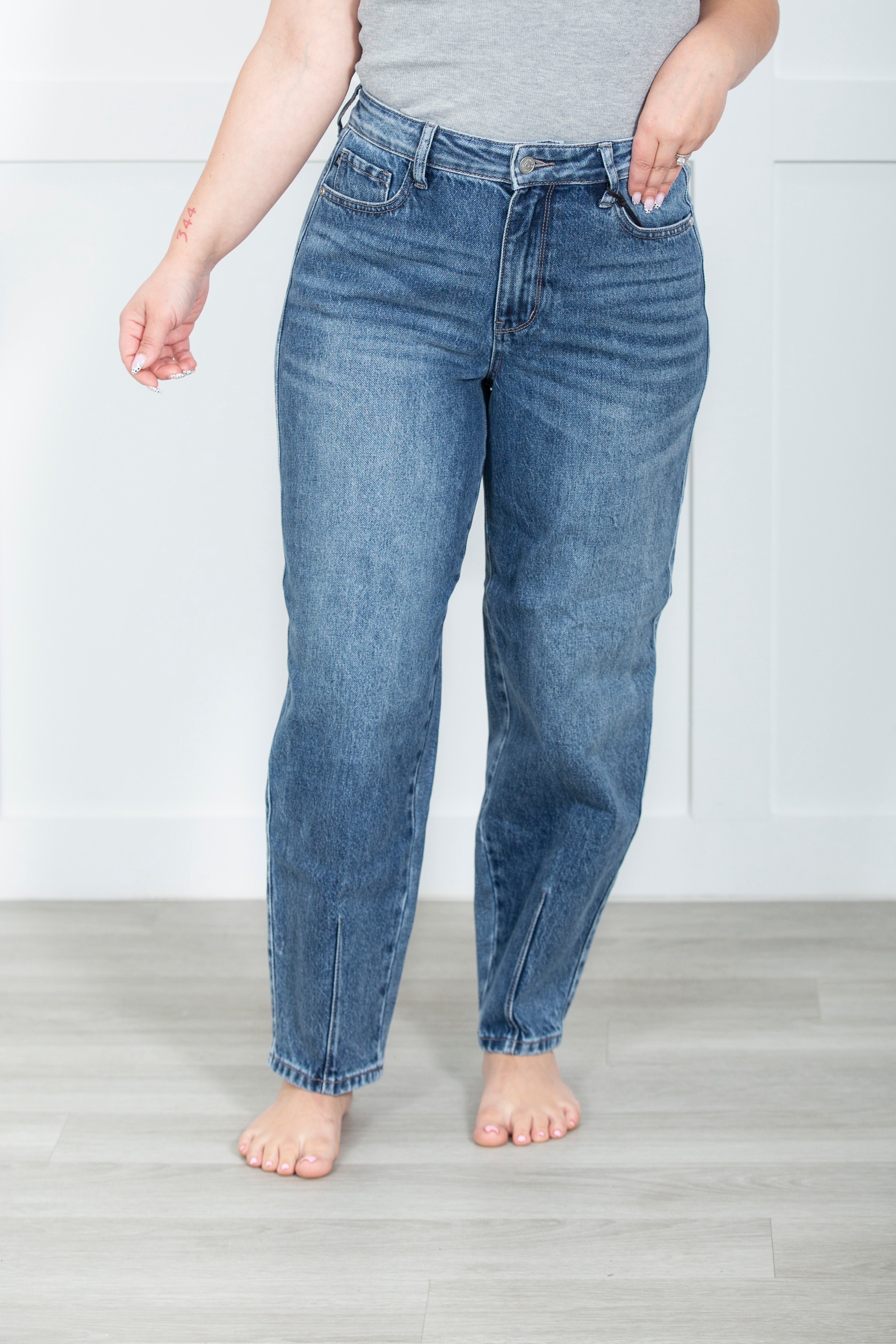 The Dawn Judy Blue Barrel Jeans
