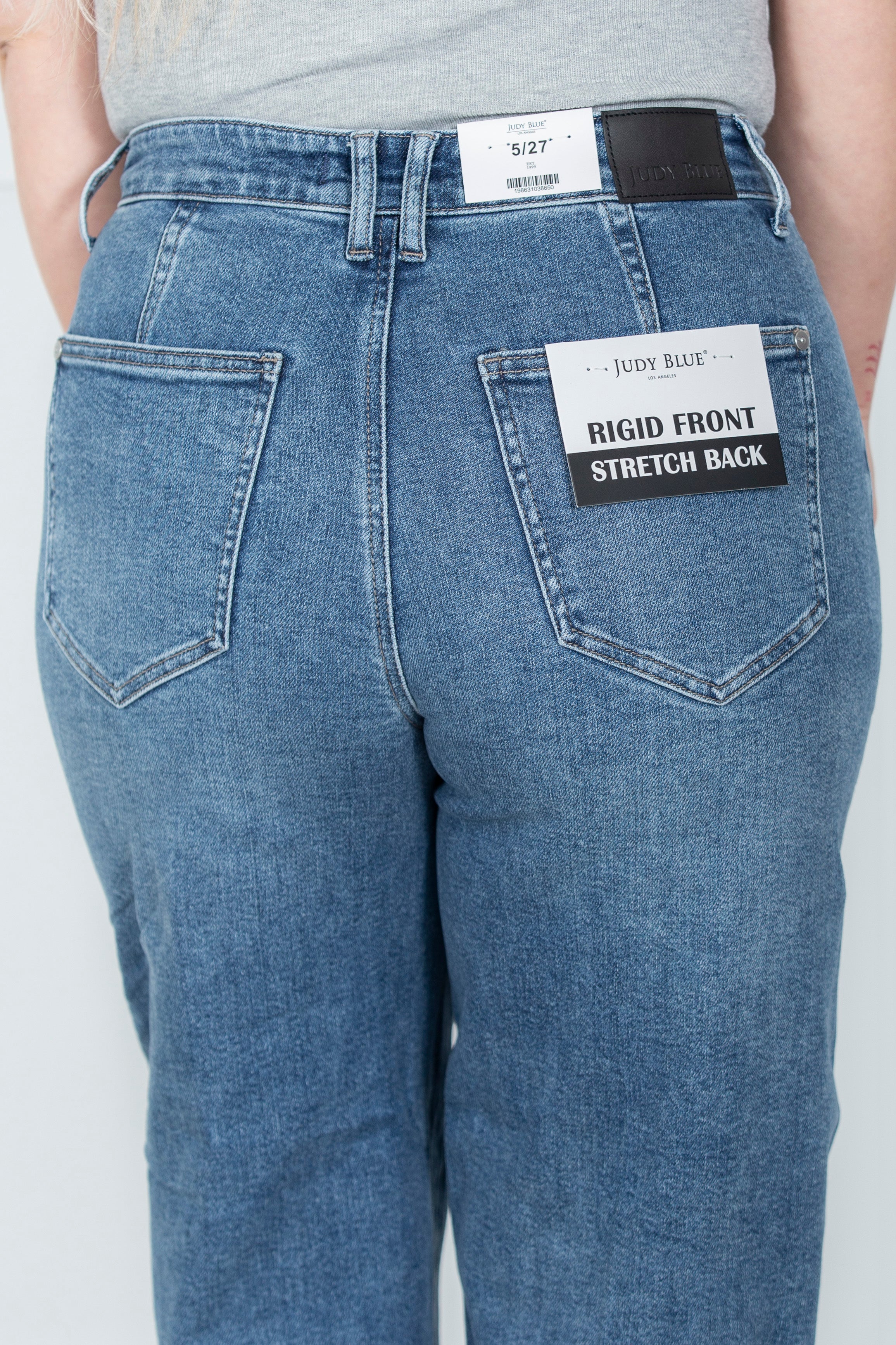 The Dawn Judy Blue Barrel Jeans