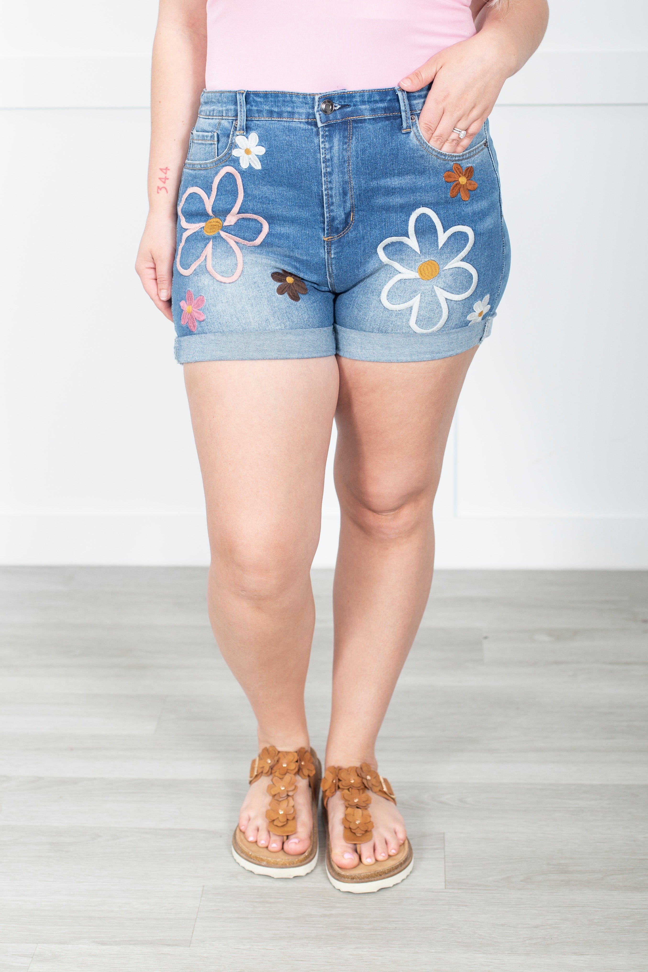 Oli And Hali Washed Floral Embroidery Denim Shorts