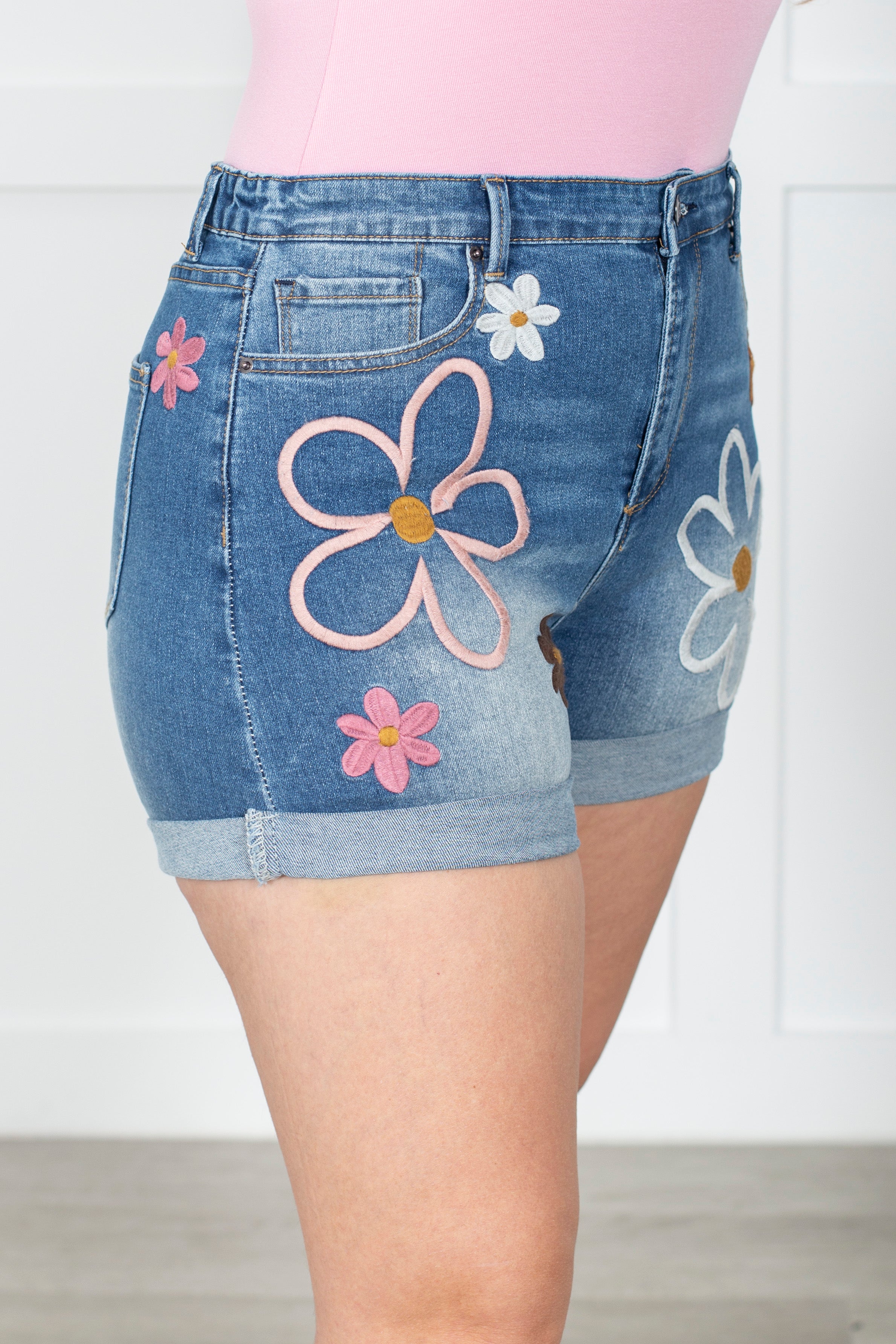 Oli And Hali Washed Floral Embroidery Denim Shorts
