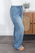 The Kaylee Featherweight Judy Blue Baggy Denim