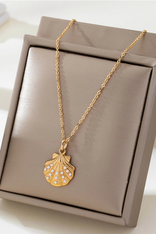 Pearl Accented Shell Pendant Necklace